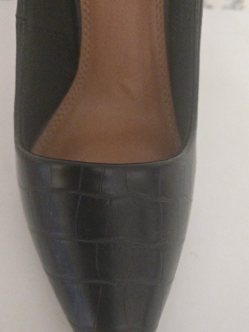 Classy Pointed Toe Heel Pumps in Black Crocodile Embossed - Picture 10 of 11